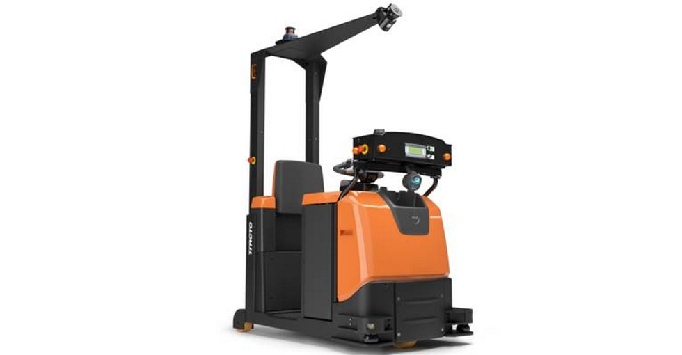 Automated tow tractor TAE500 by Toyota Material Handling Group